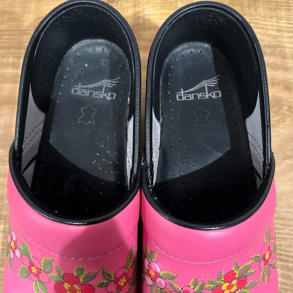 DANSKO bright pink painted floral Womens clogs size 39/8 - Picture 6 of 6